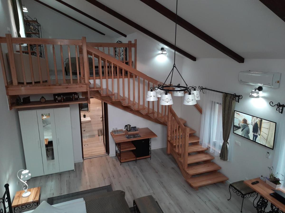 오도르헤이우세쿠이에스크 Korona Panzio B&B 외부 사진