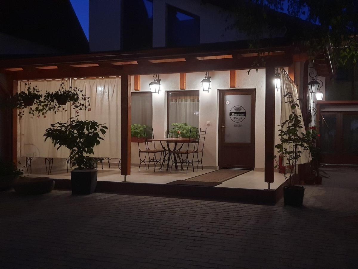 오도르헤이우세쿠이에스크 Korona Panzio B&B 외부 사진
