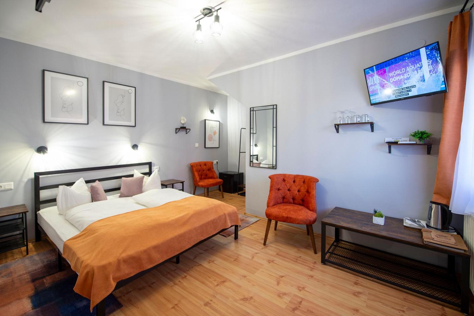 오도르헤이우세쿠이에스크 Korona Panzio B&B 외부 사진