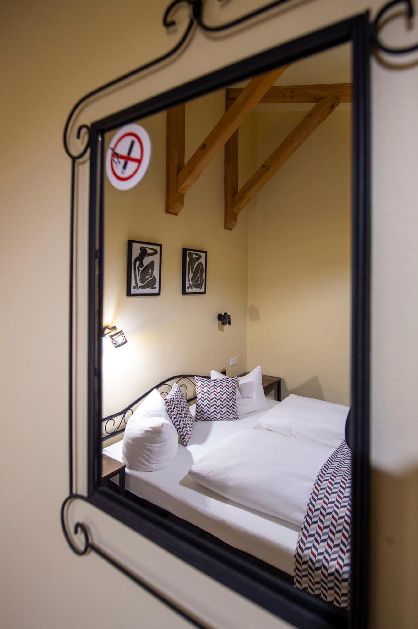 오도르헤이우세쿠이에스크 Korona Panzio B&B 외부 사진