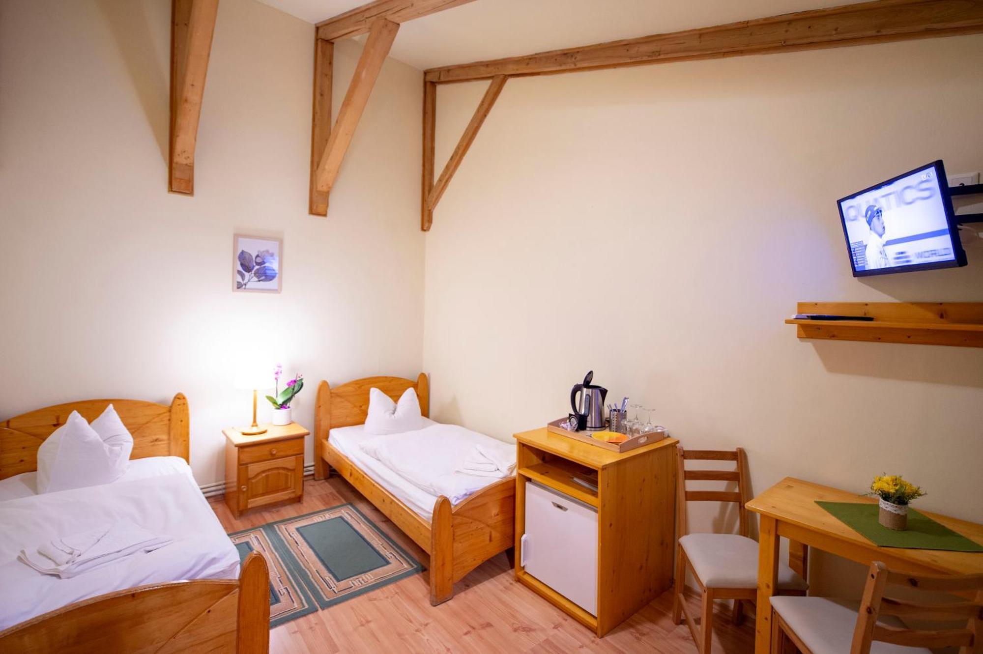 오도르헤이우세쿠이에스크 Korona Panzio B&B 외부 사진
