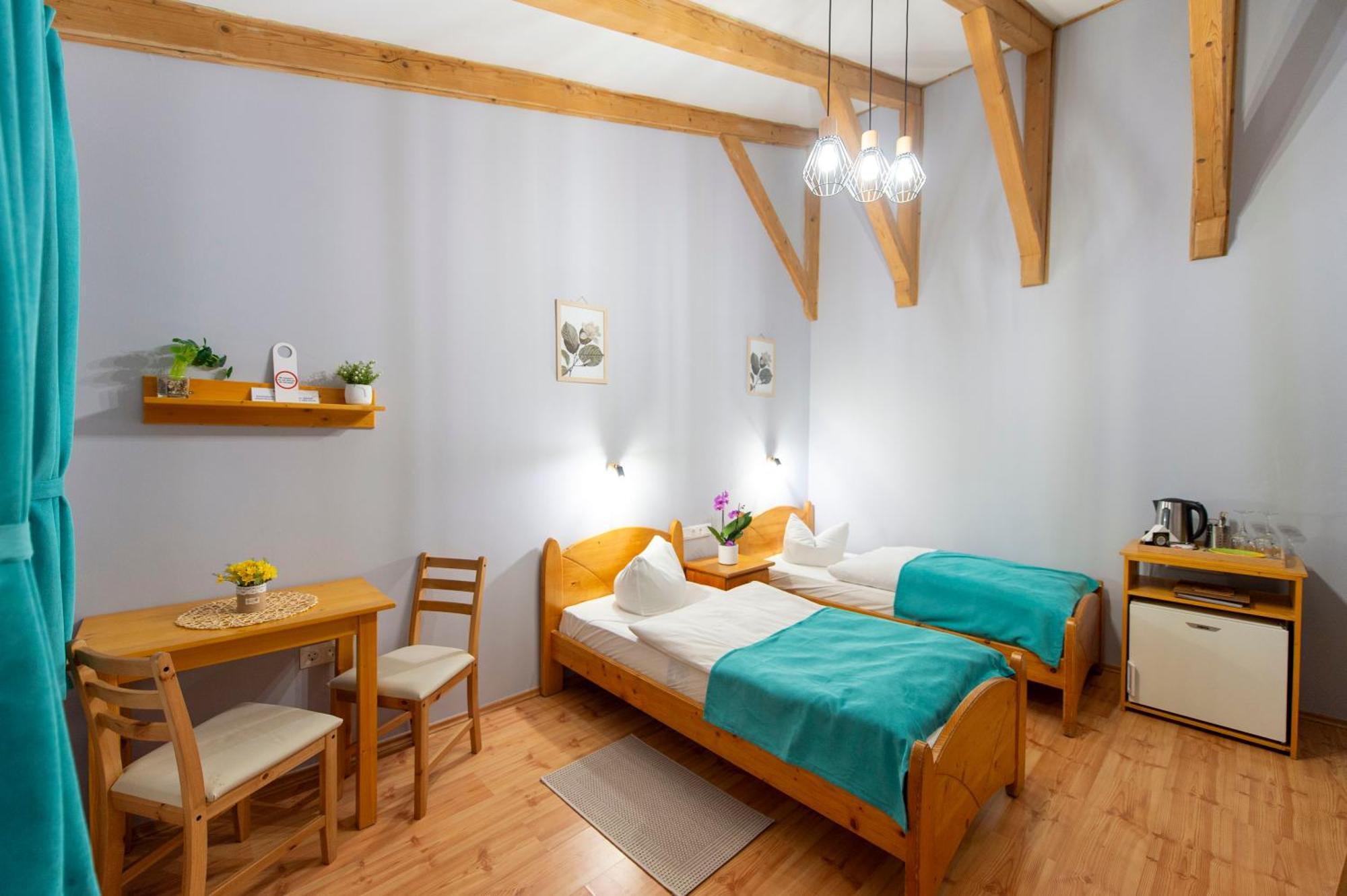 오도르헤이우세쿠이에스크 Korona Panzio B&B 외부 사진